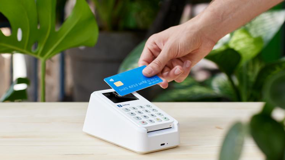 Au Mans, le boulanger Grégory Gorses de Bread Lab envoie ses tickets de caisse uniquement par mail ou sms. © B.Guicheteau